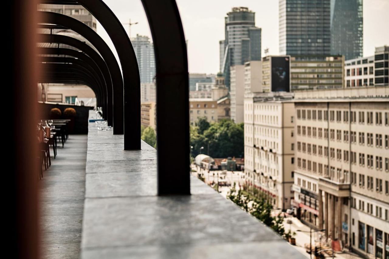 Hotel Warszawa מראה חיצוני תמונה The Sky Bar