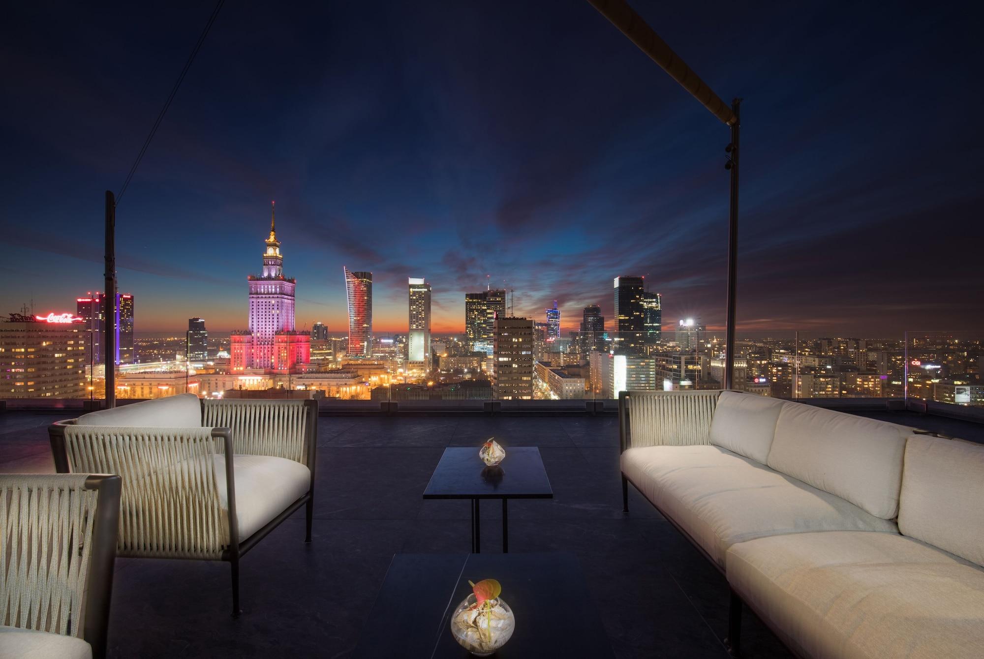 Hotel Warszawa מראה חיצוני תמונה Skyline Bar