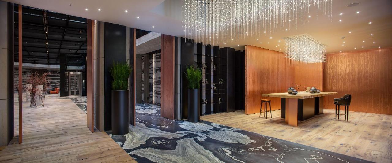 Hotel Warszawa מראה חיצוני תמונה The lobby of the hotel